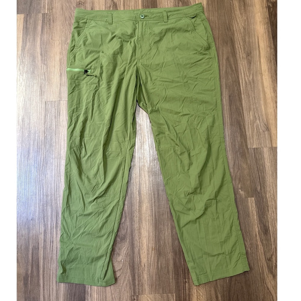 Men's Green Cargo Pants - Lightweight Outdoor Essentials